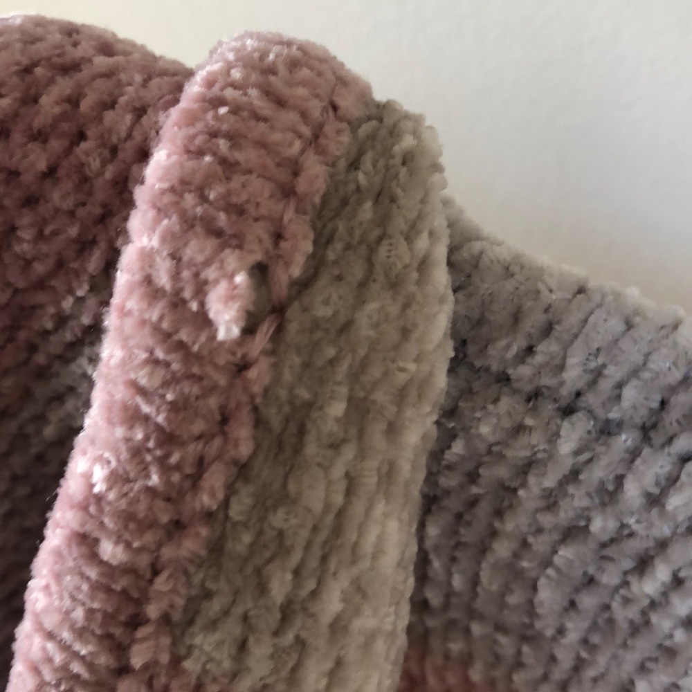 Romeo & Juliet Knit Hooded Sweater - Picture 5 of 5